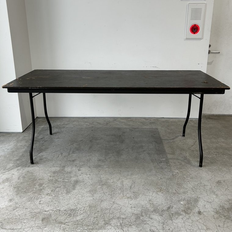 貸出什器：黒天板の折りたたみテーブル